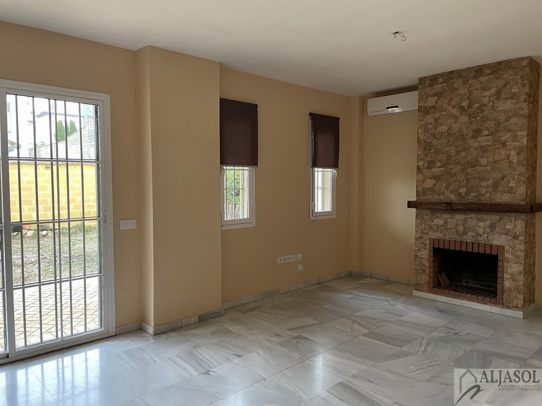 For sale of house in Salteras