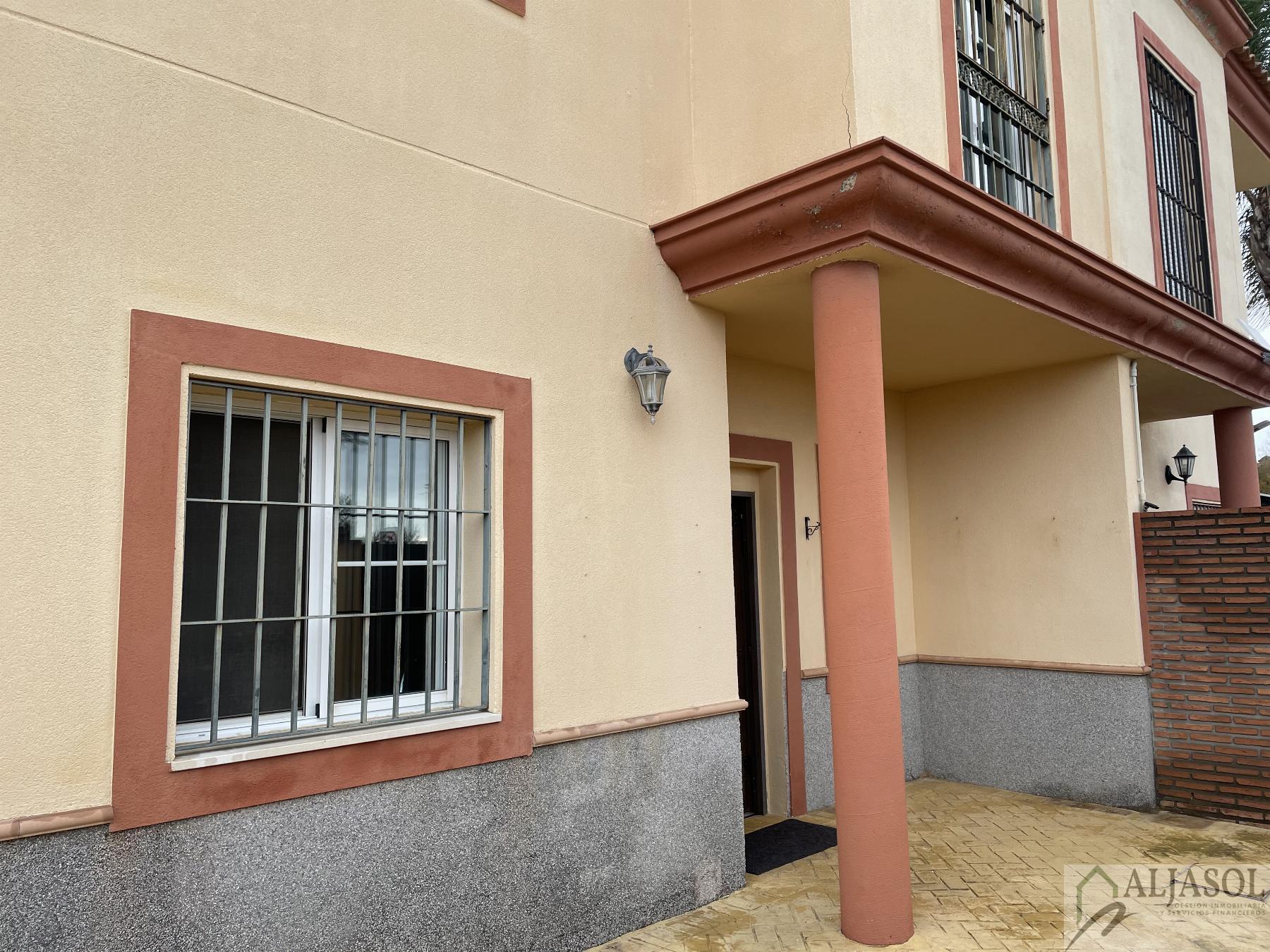 For sale of house in Salteras