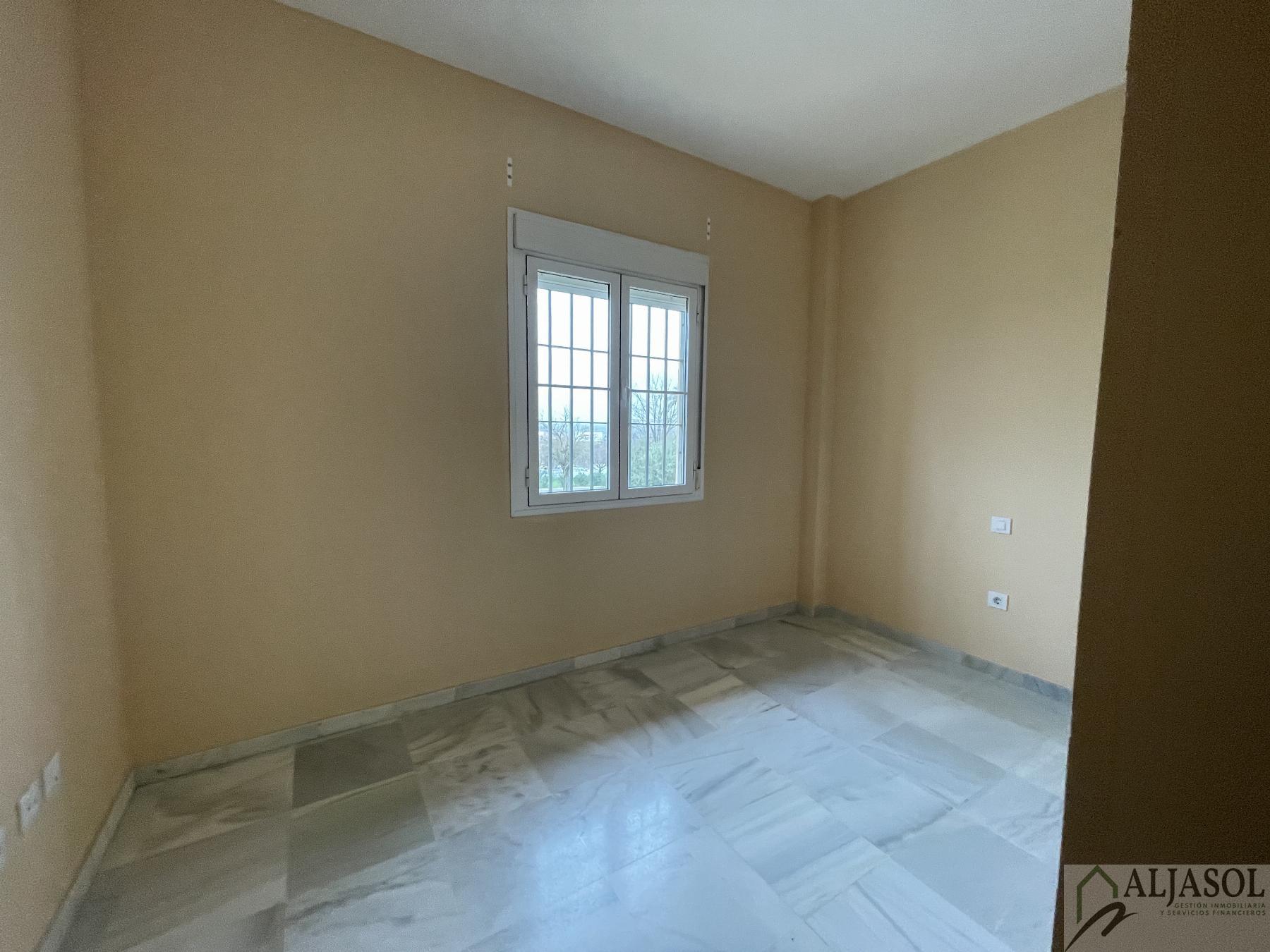 For sale of house in Salteras