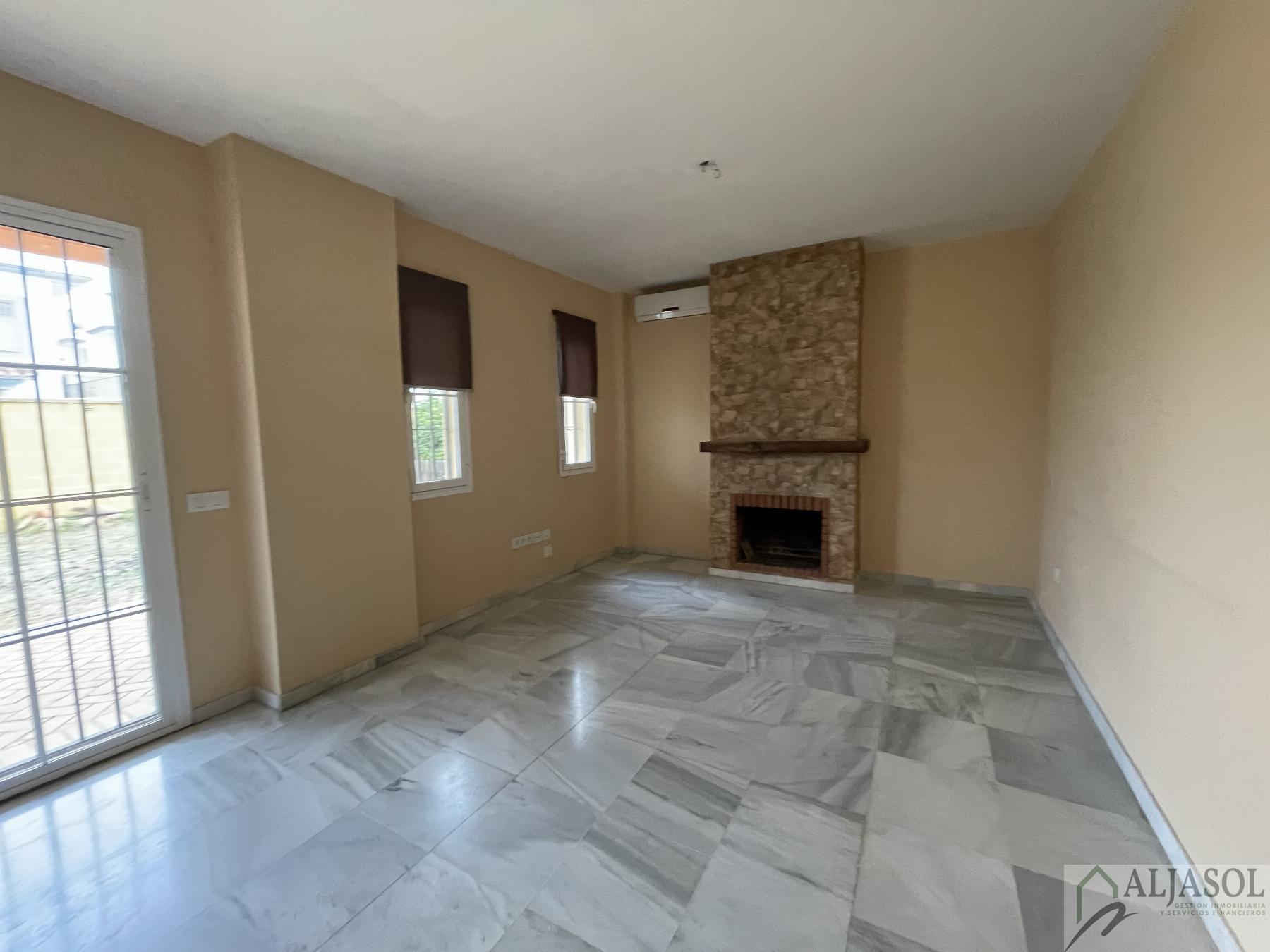 For sale of house in Salteras