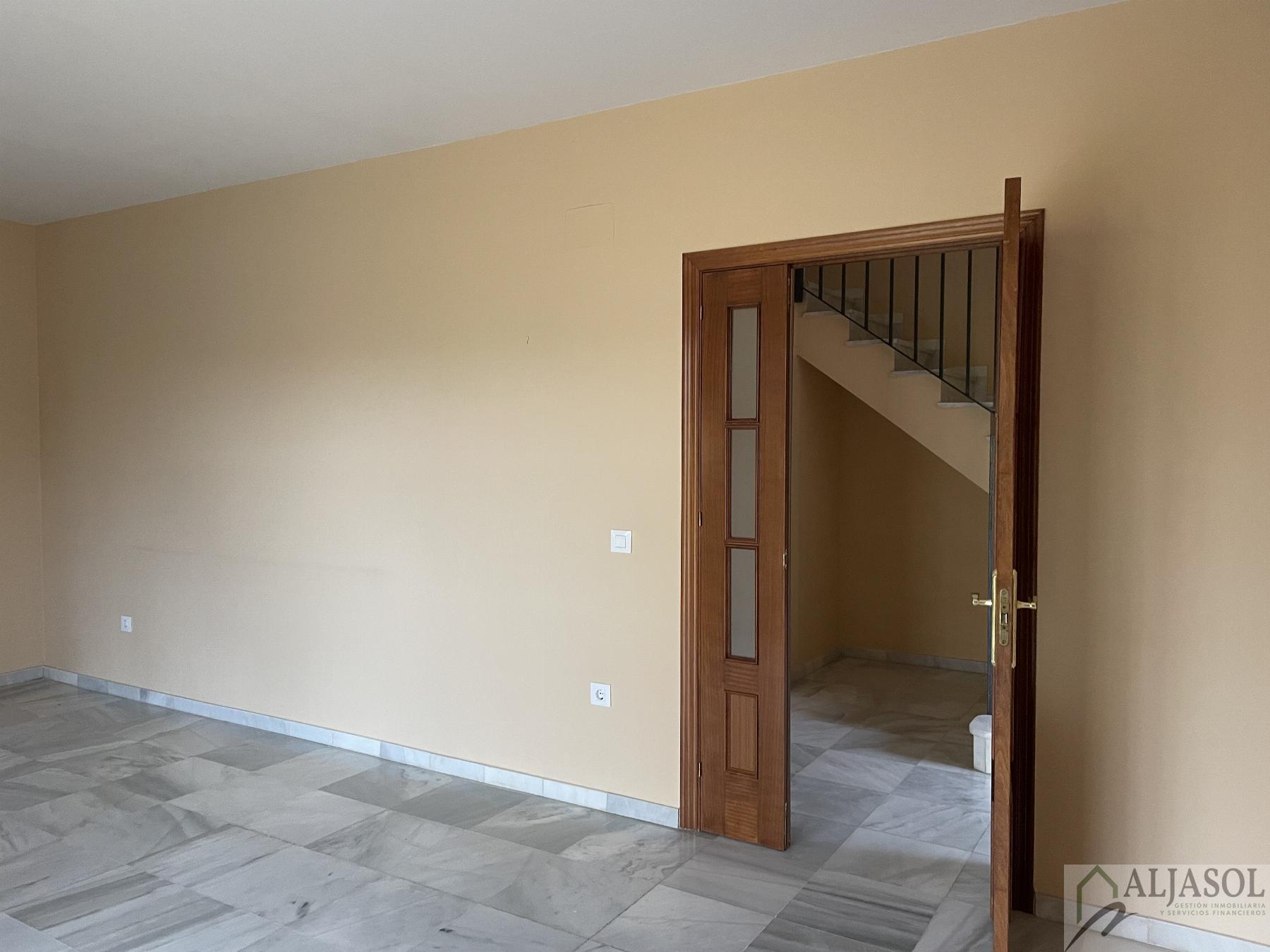 For sale of house in Salteras