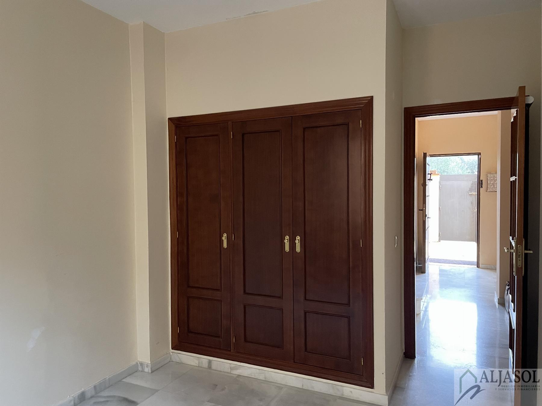 For sale of house in Salteras