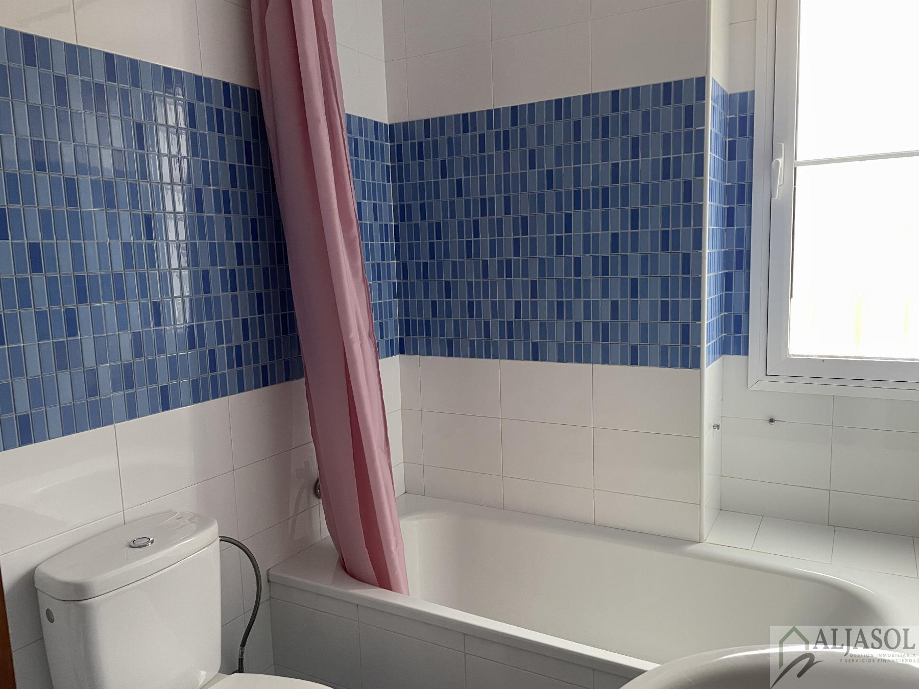 For sale of house in Salteras