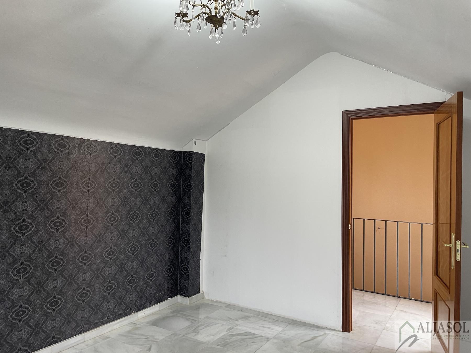 For sale of house in Salteras