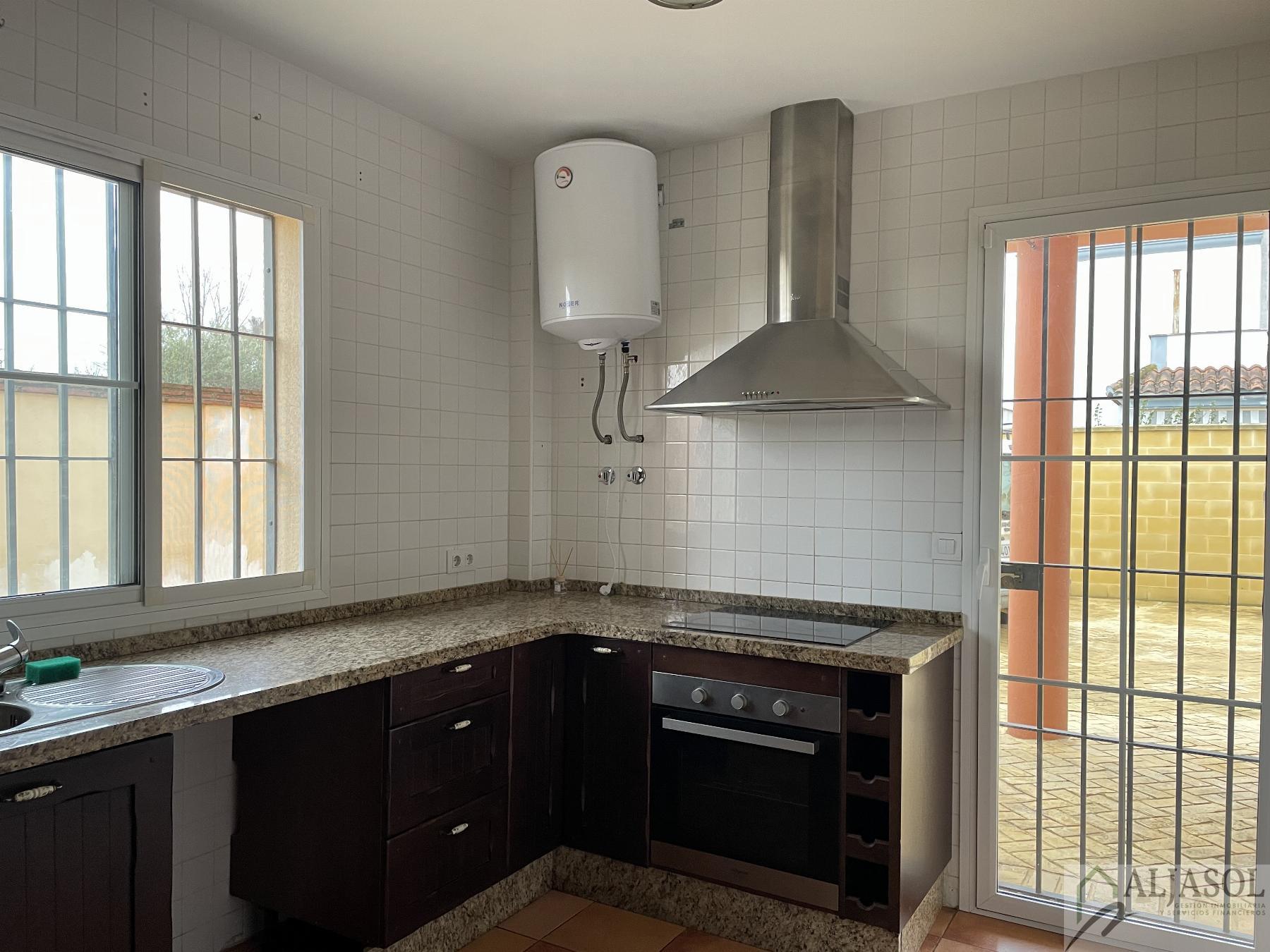 For sale of house in Salteras