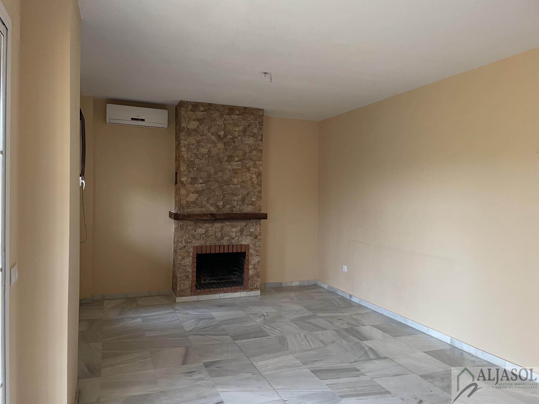 For sale of house in Salteras