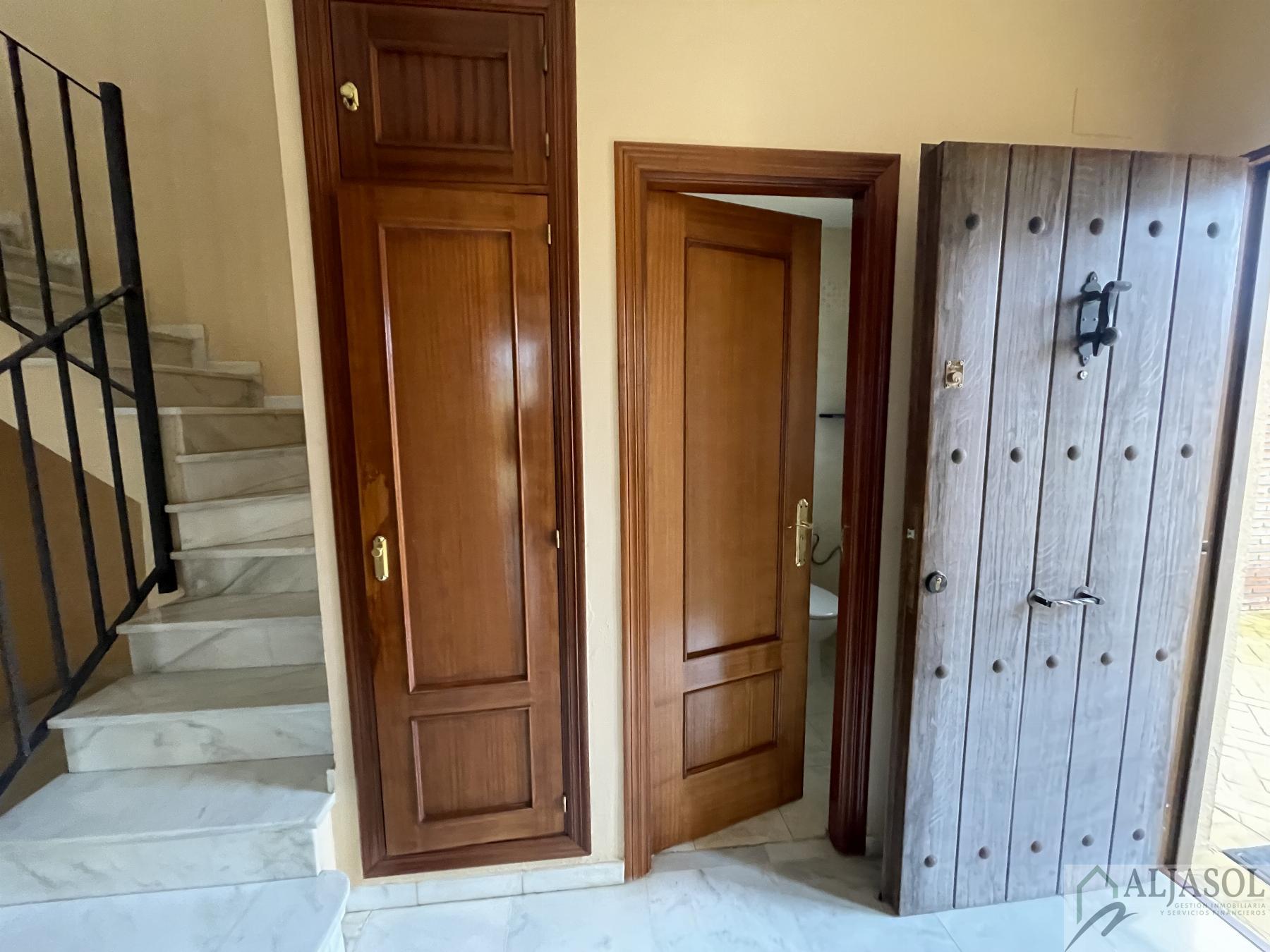 For sale of house in Salteras
