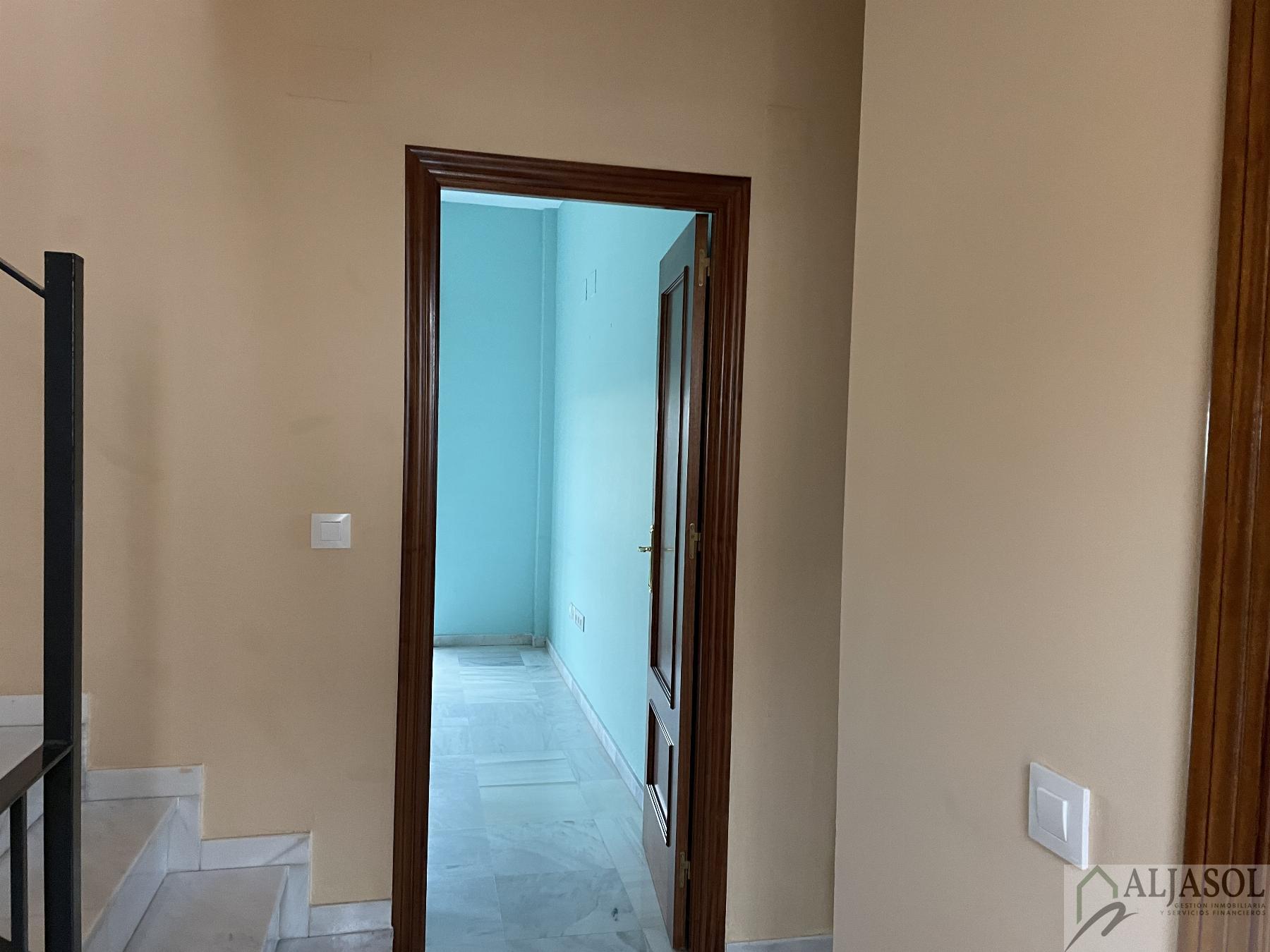For sale of house in Salteras