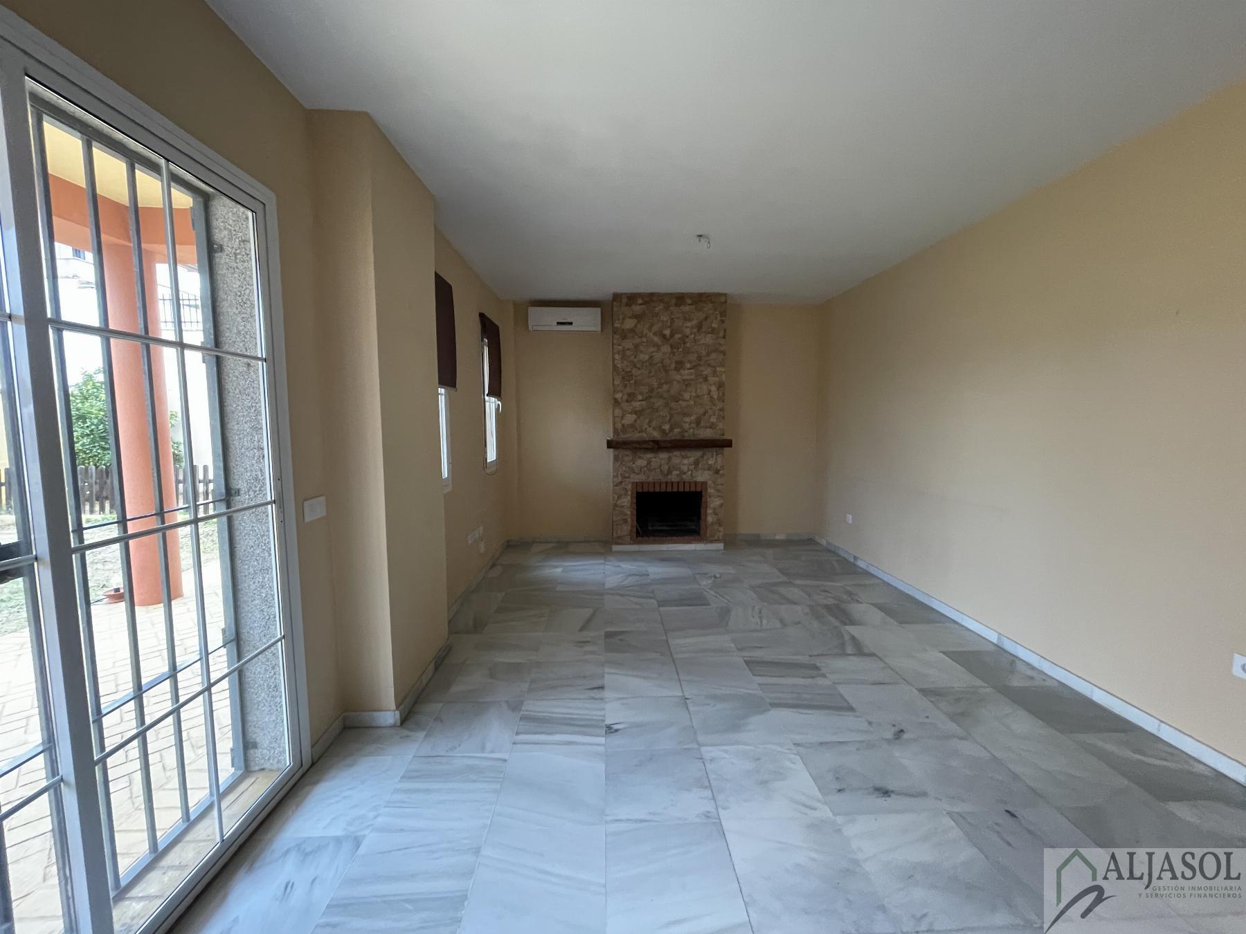 For sale of house in Salteras