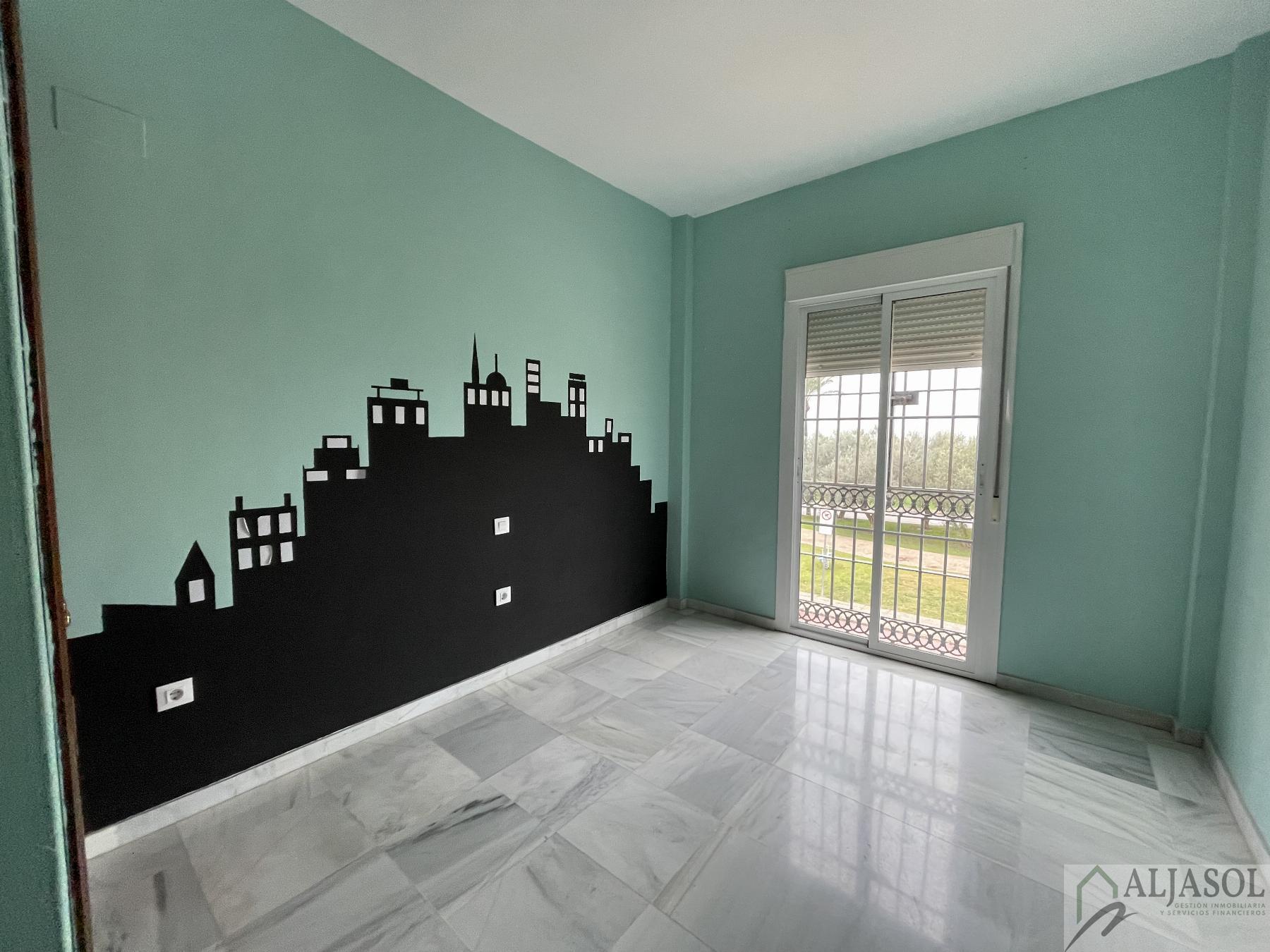 For sale of house in Salteras