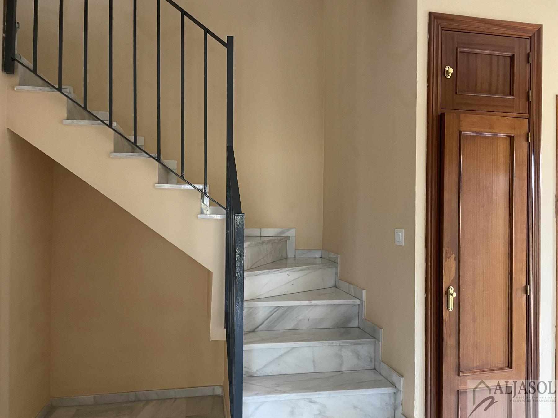 For sale of house in Salteras