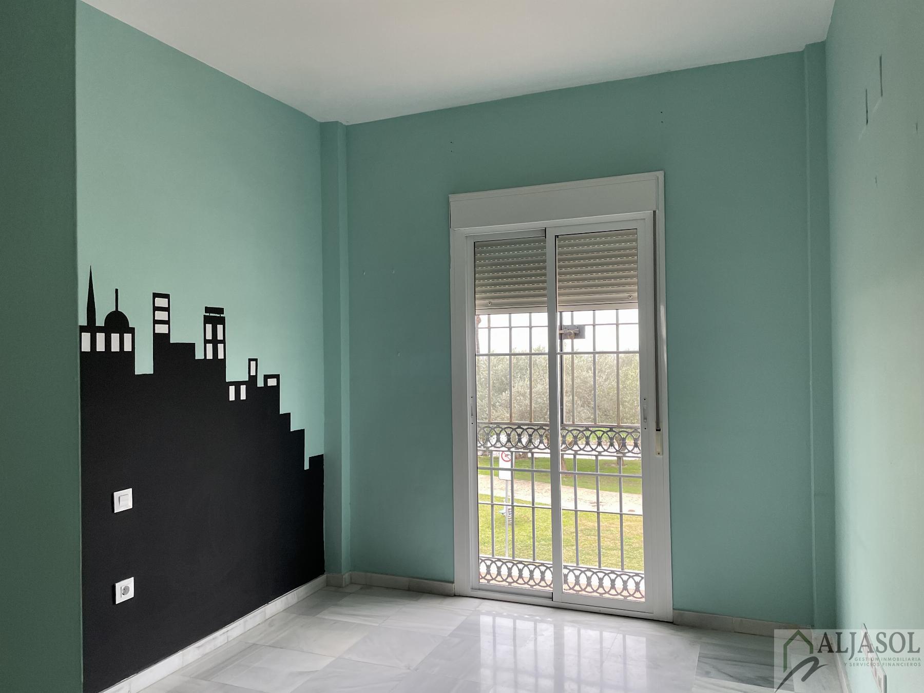 For sale of house in Salteras