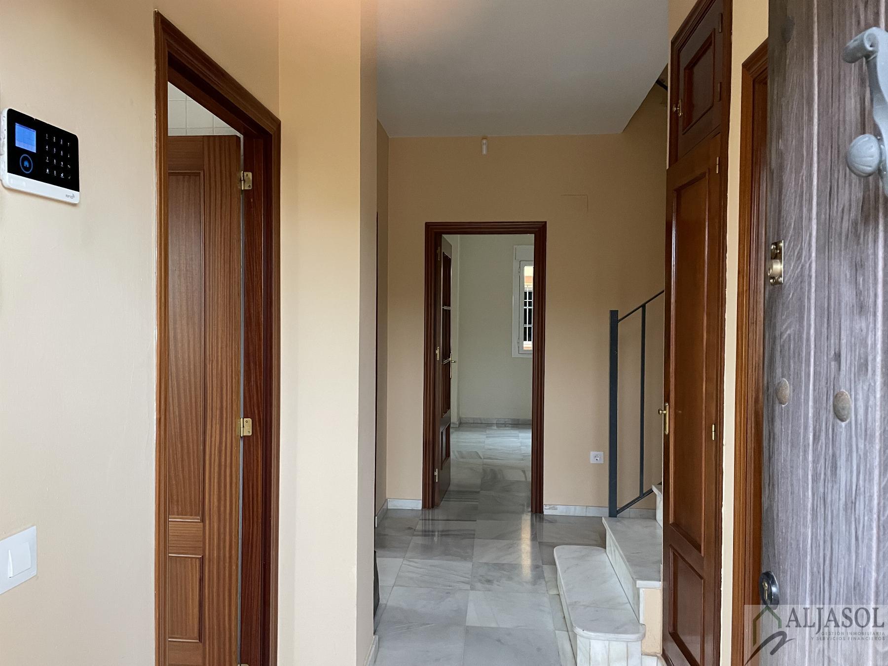 For sale of house in Salteras