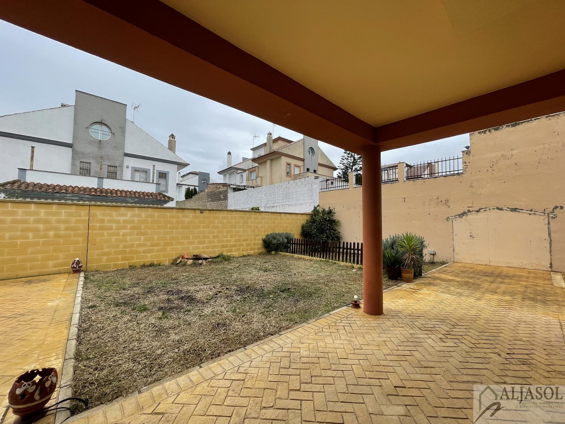 For sale of house in Salteras