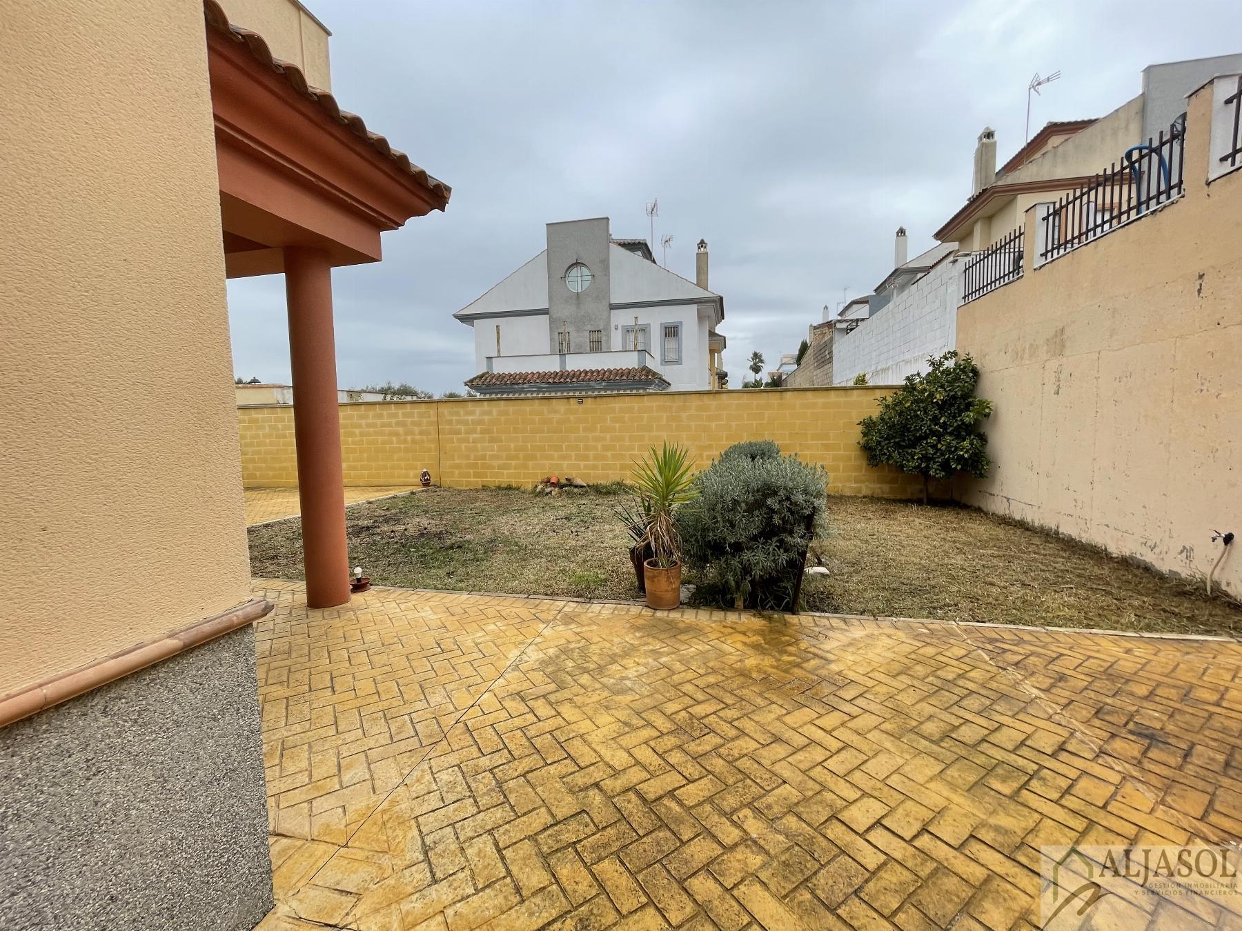 For sale of house in Salteras