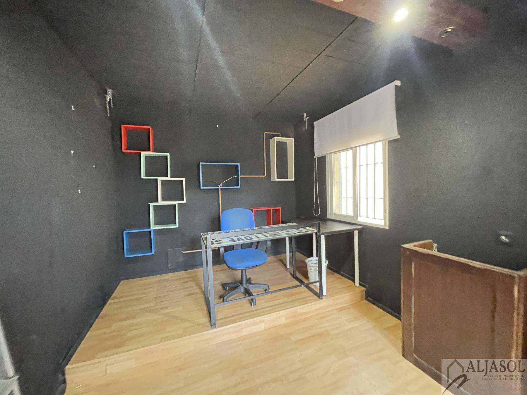 For sale of house in Salteras