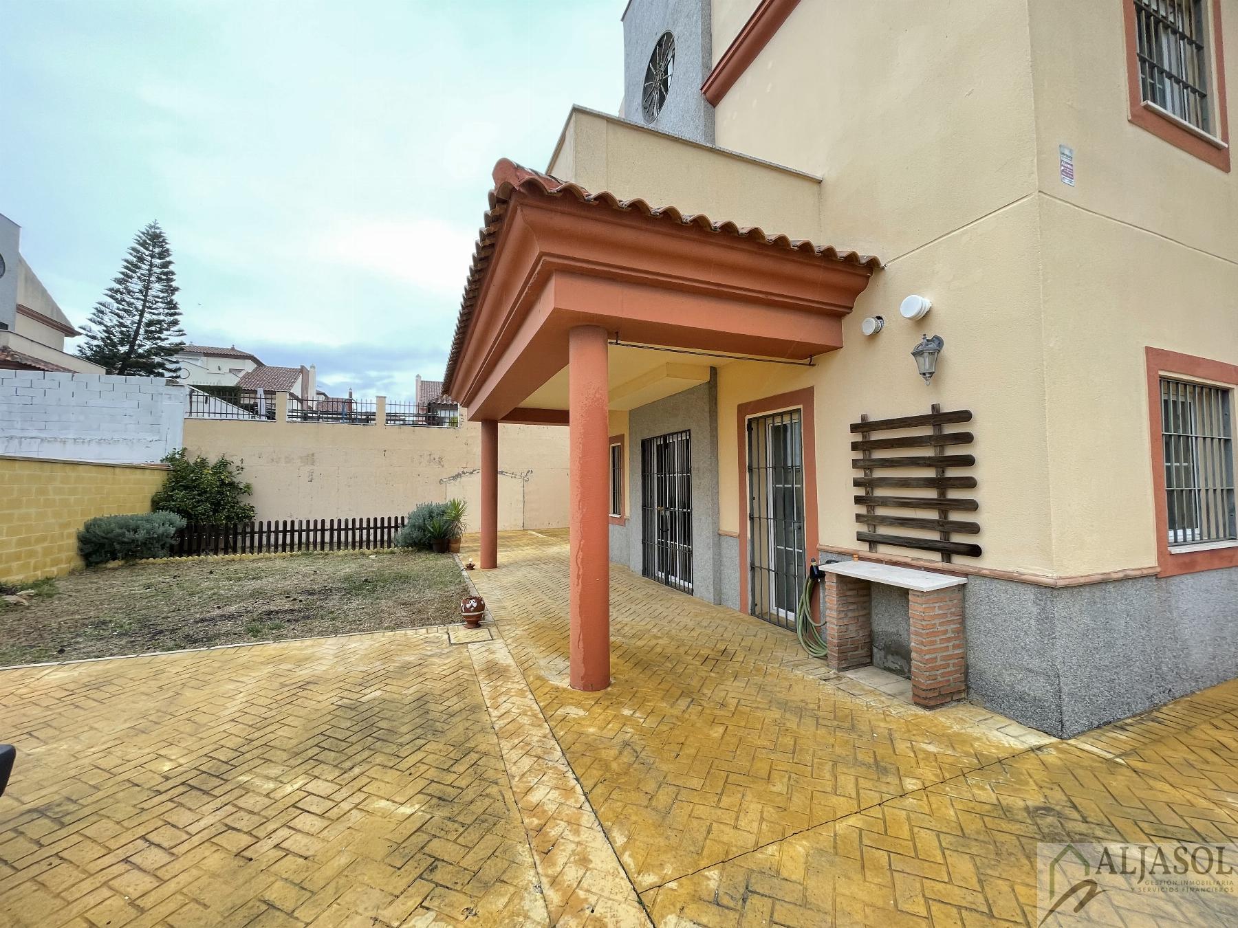 For sale of house in Salteras