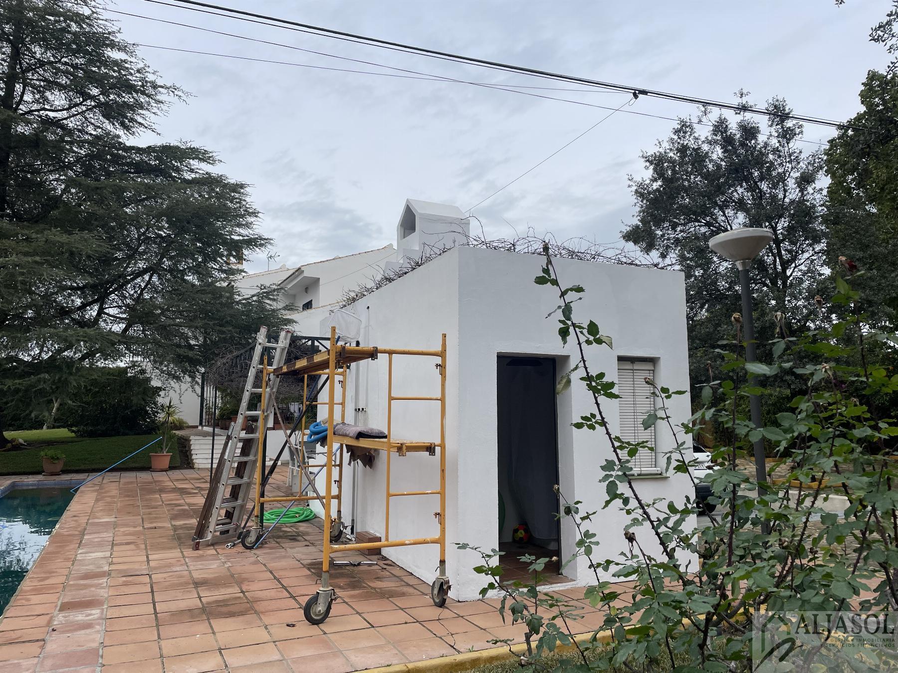 Venta de chalet en Sanlúcar la Mayor