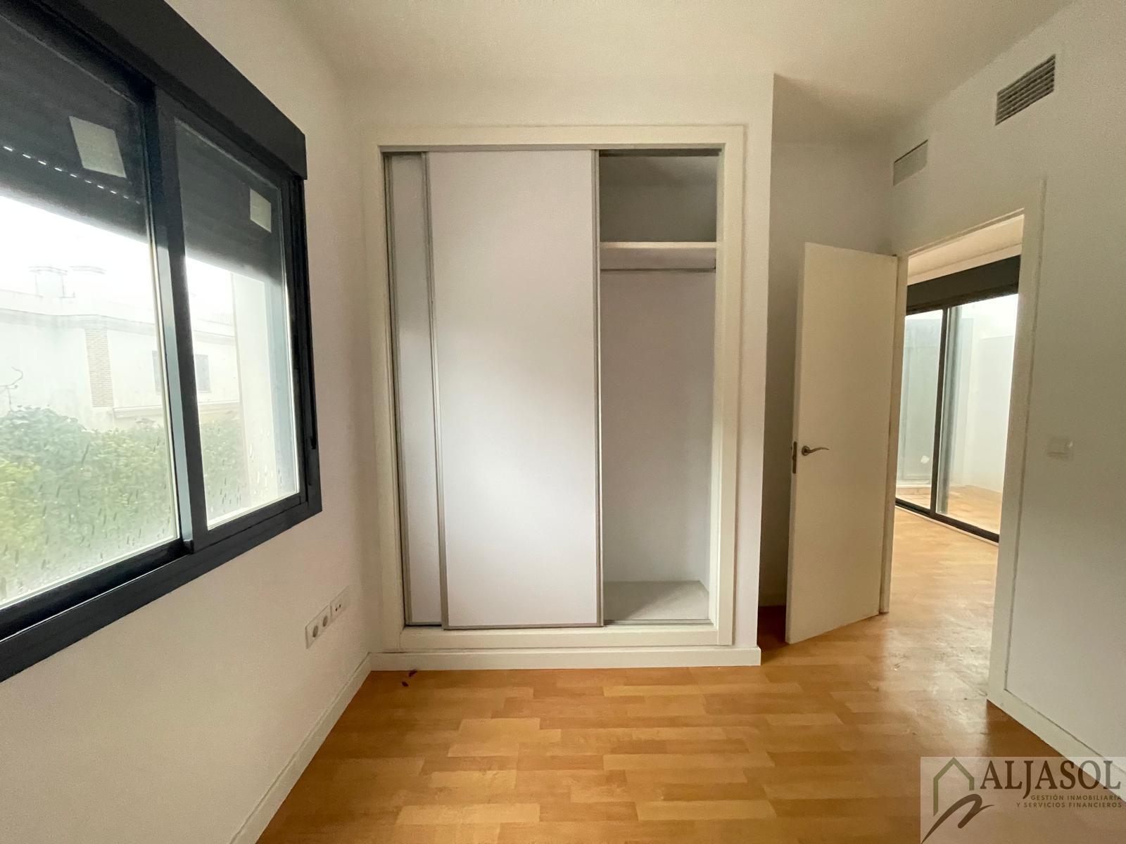 For sale of flat in Sanlúcar la Mayor