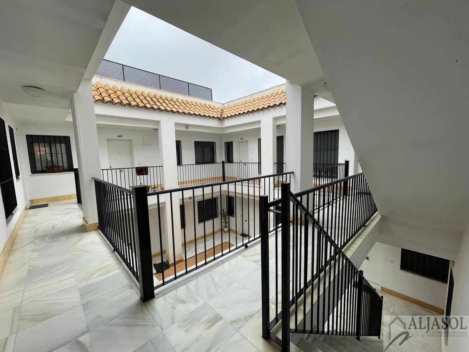 For sale of flat in Sanlúcar la Mayor