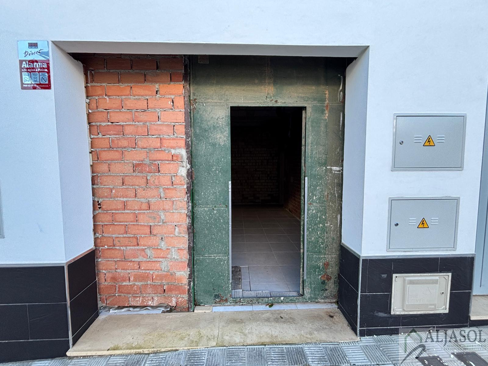 For rent of commercial in Olivares