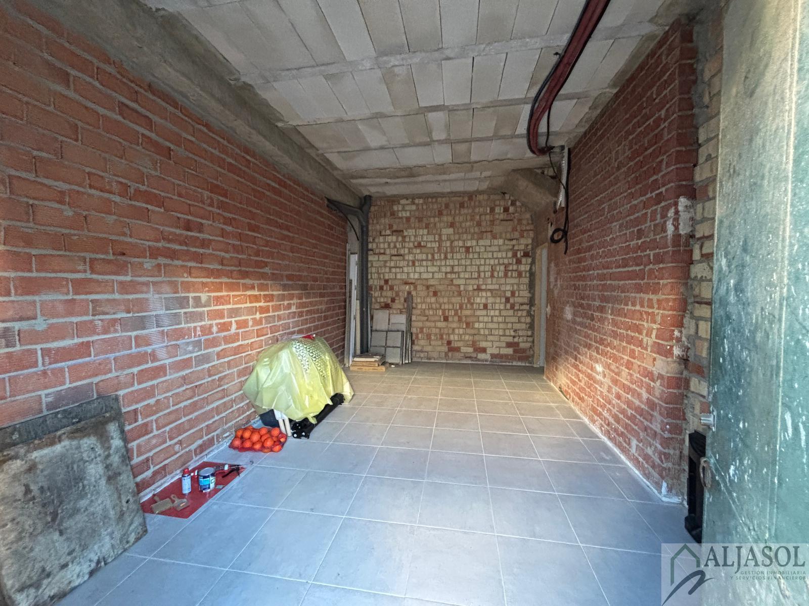 For rent of commercial in Olivares