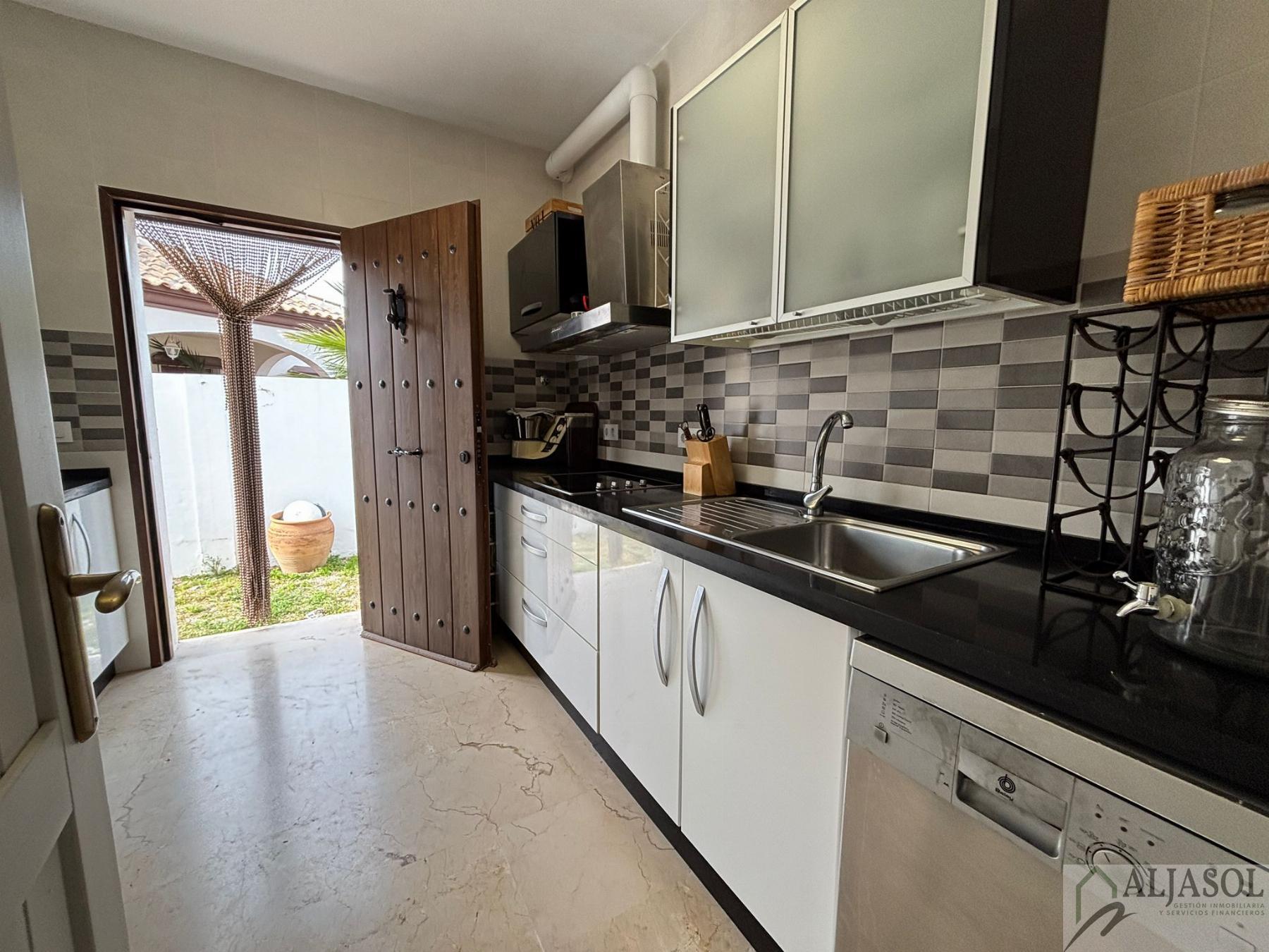 For sale of house in Matalascañas