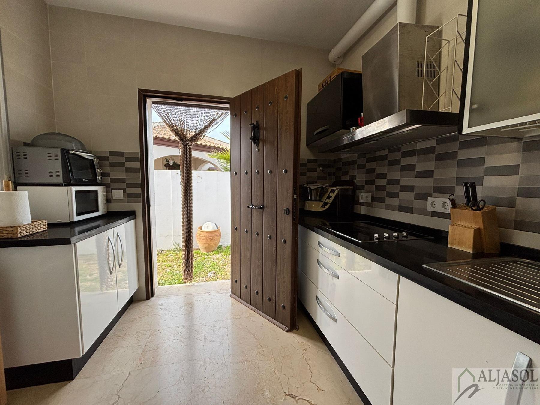 For sale of house in Matalascañas