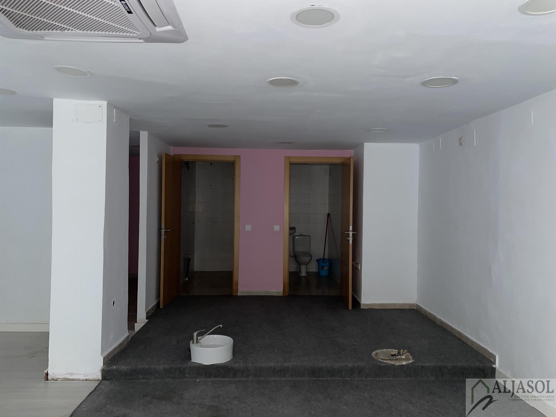For sale of commercial in Castilleja de la Cuesta
