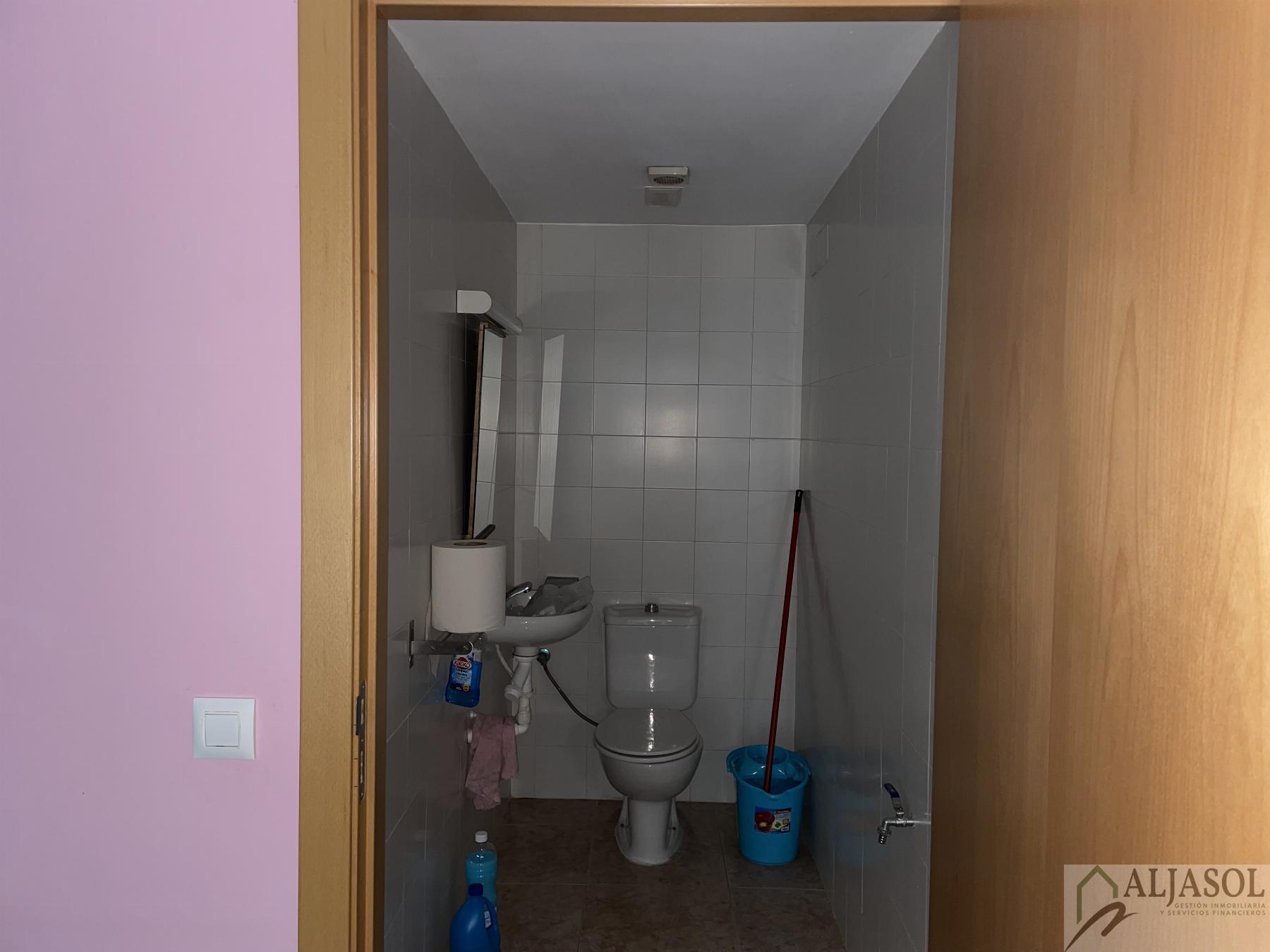 For sale of commercial in Castilleja de la Cuesta