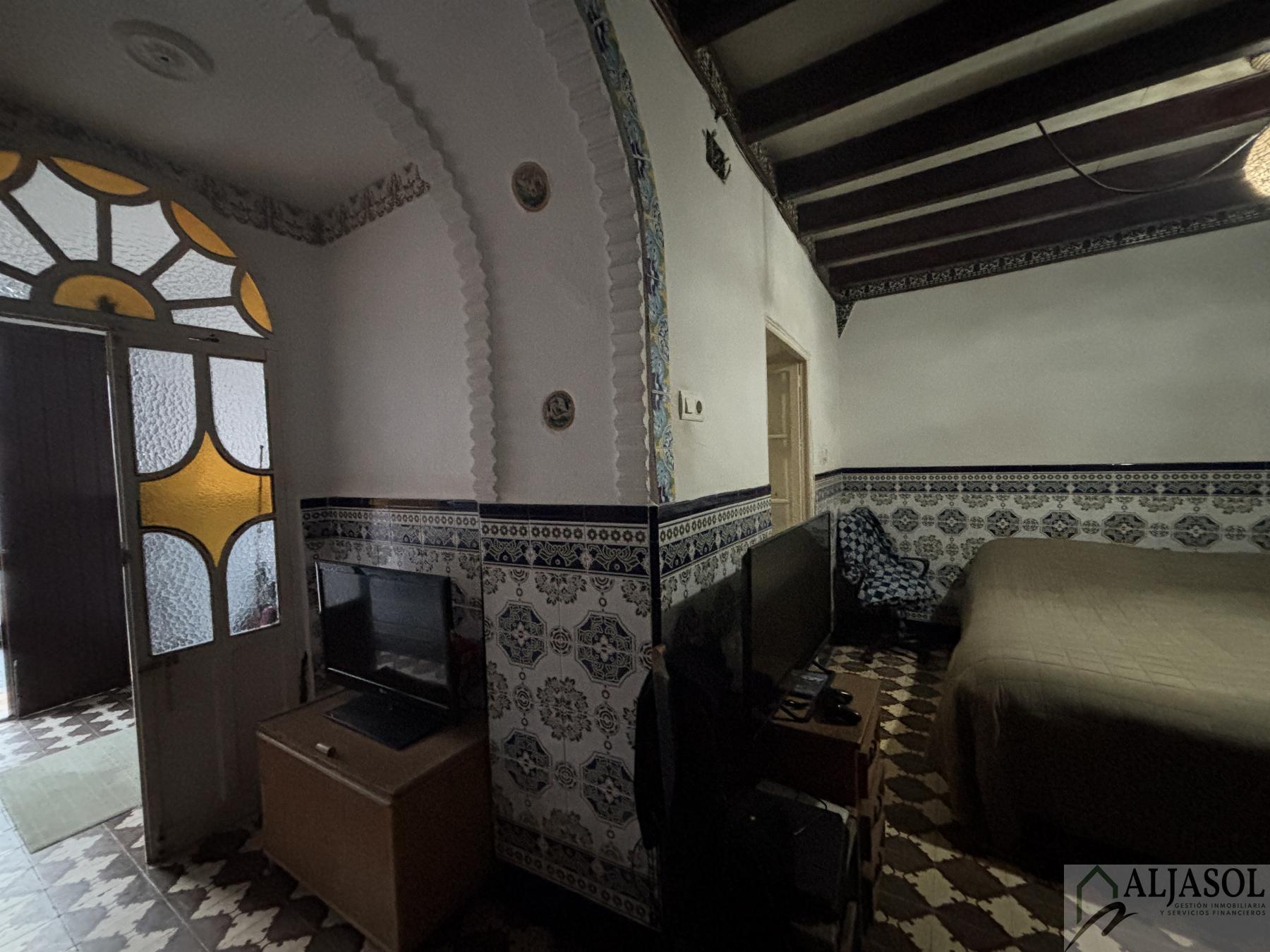 For sale of house in Salteras