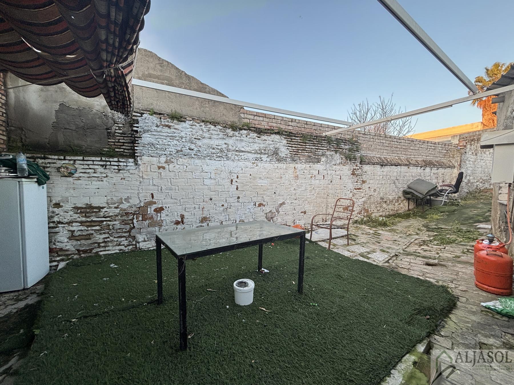 For sale of house in Salteras