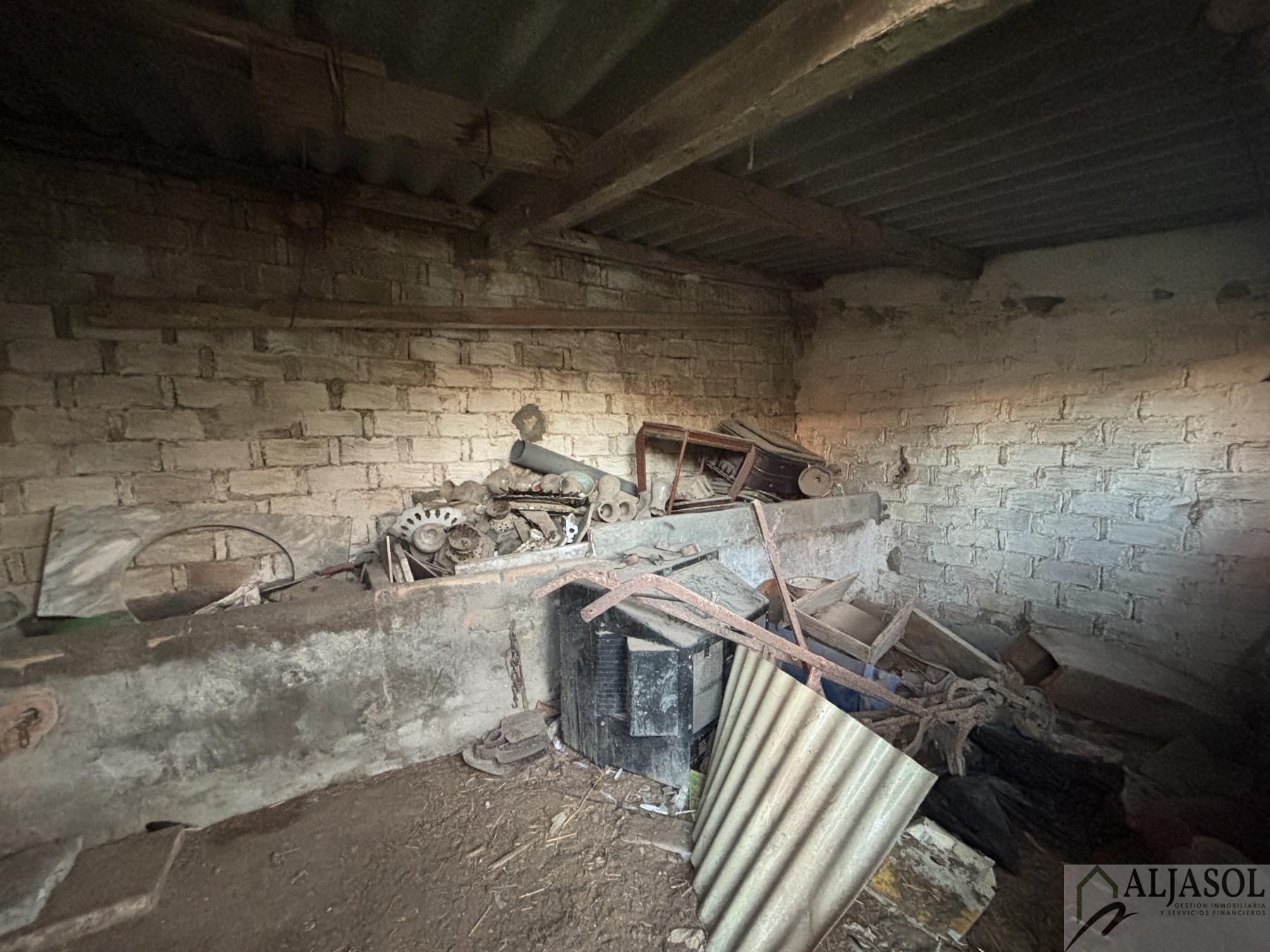 For sale of house in Salteras