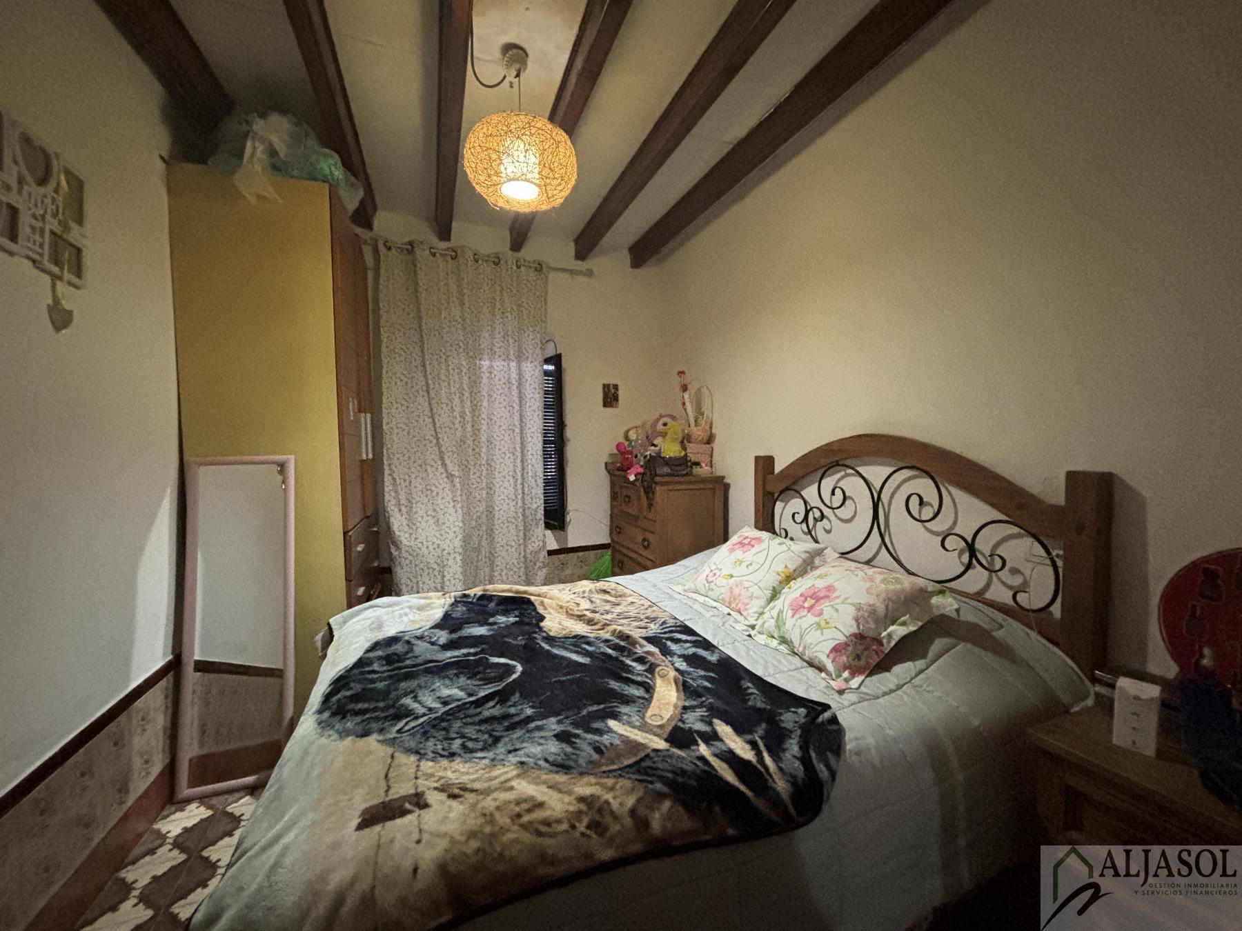 For sale of house in Salteras