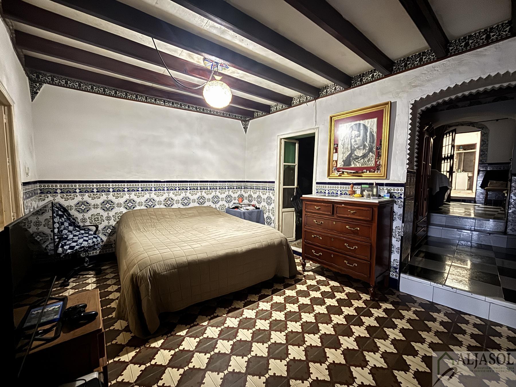For sale of house in Salteras