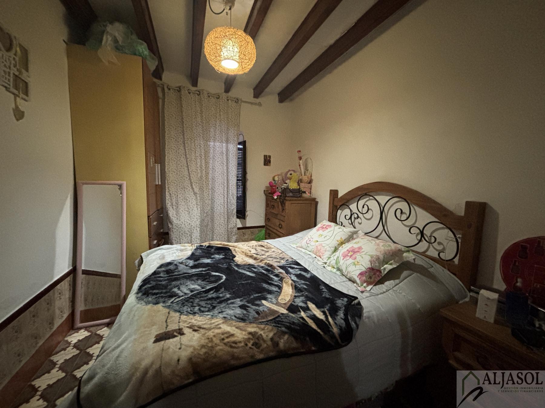 For sale of house in Salteras