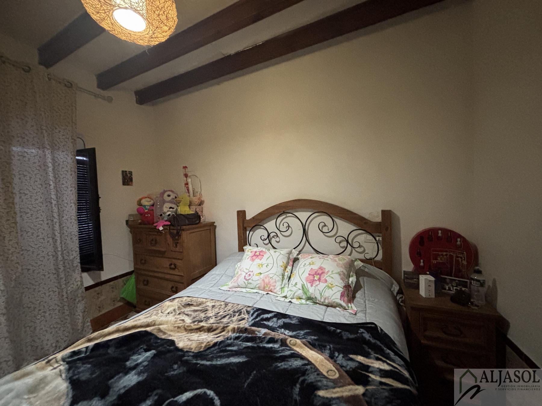 For sale of house in Salteras