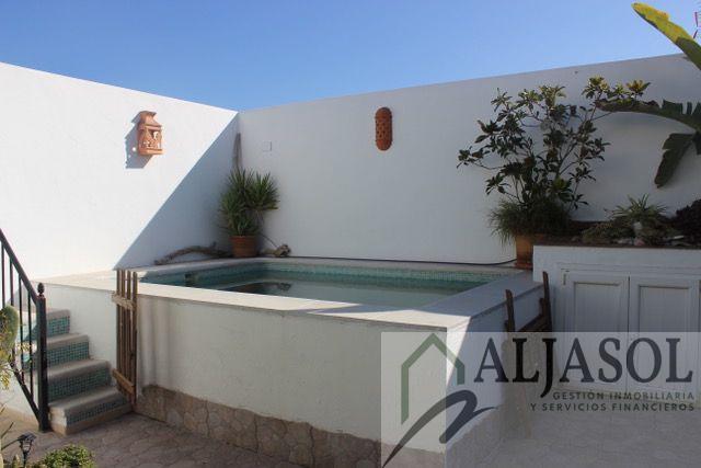 For sale of house in Castilleja de la Cuesta