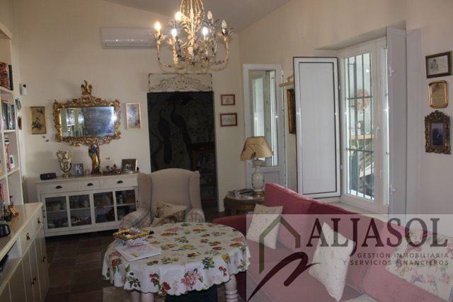 For sale of house in Castilleja de la Cuesta