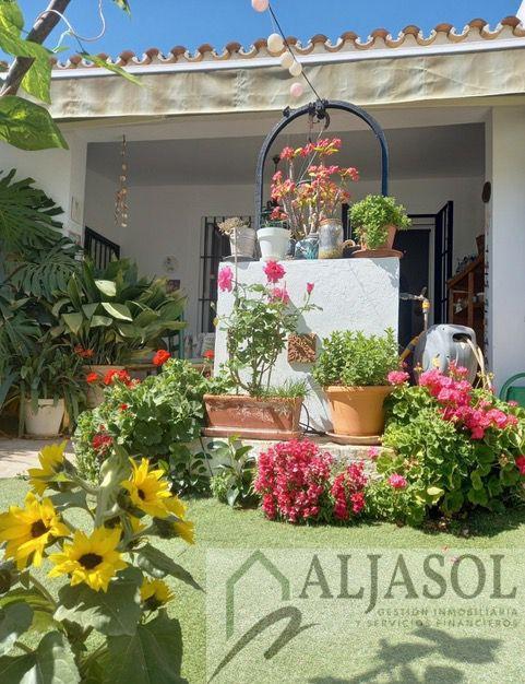 For sale of house in Castilleja de la Cuesta