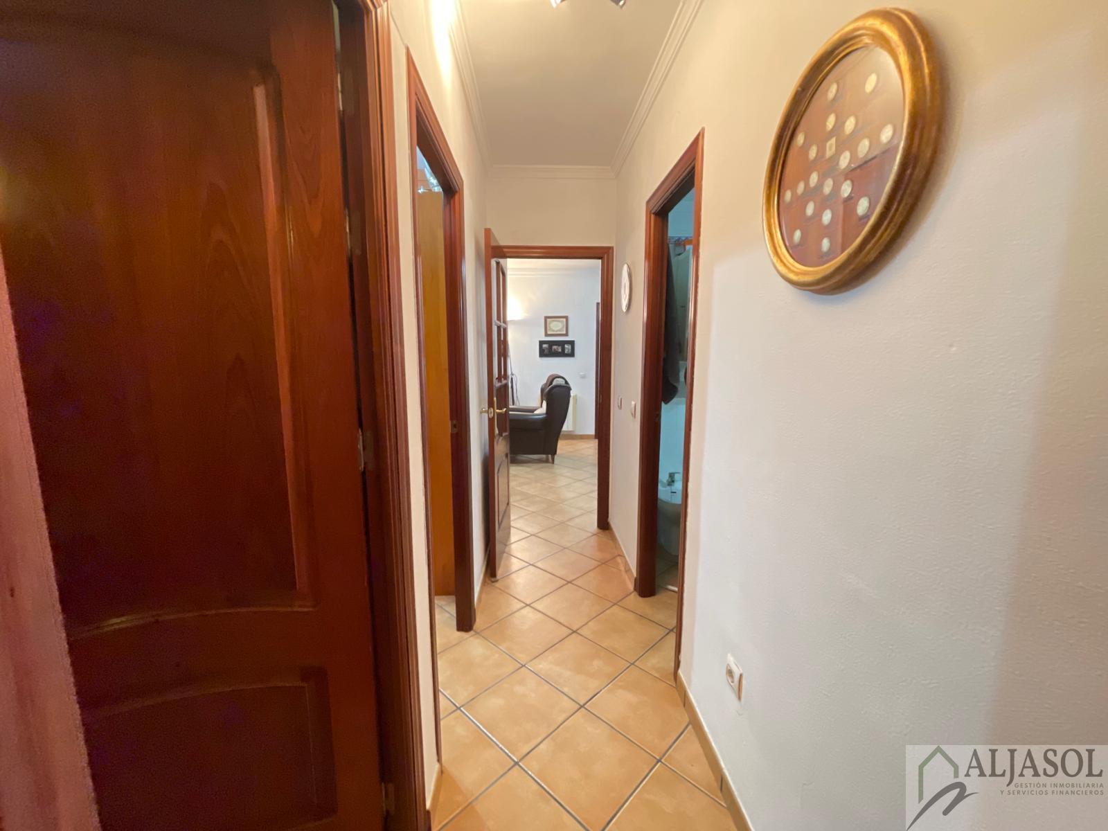For sale of flat in Camas