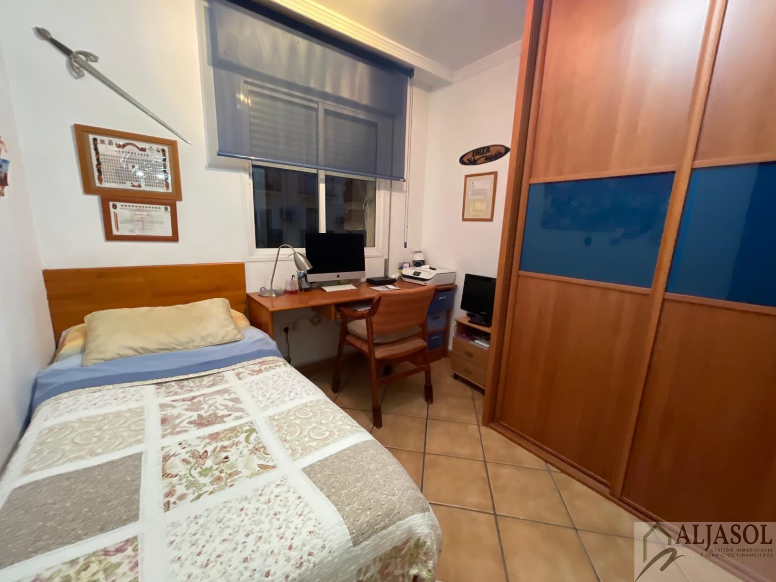 For sale of flat in Camas