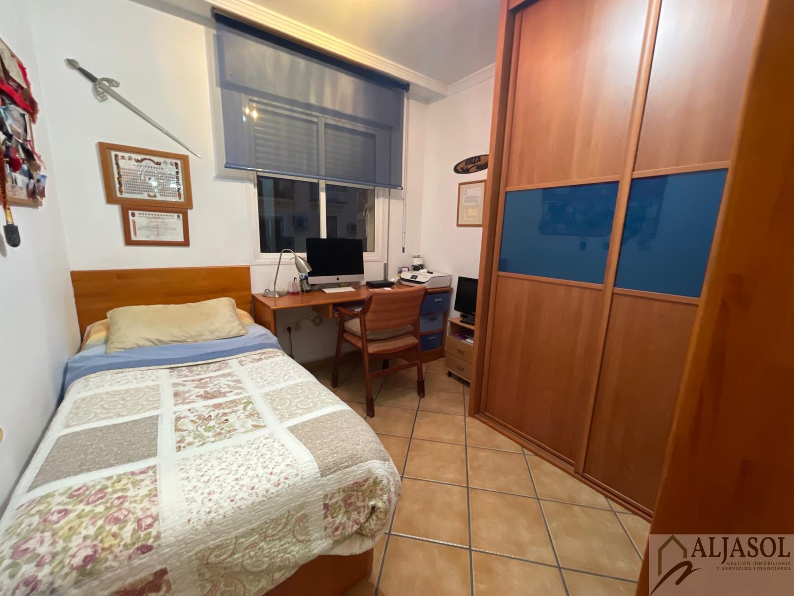For sale of flat in Camas