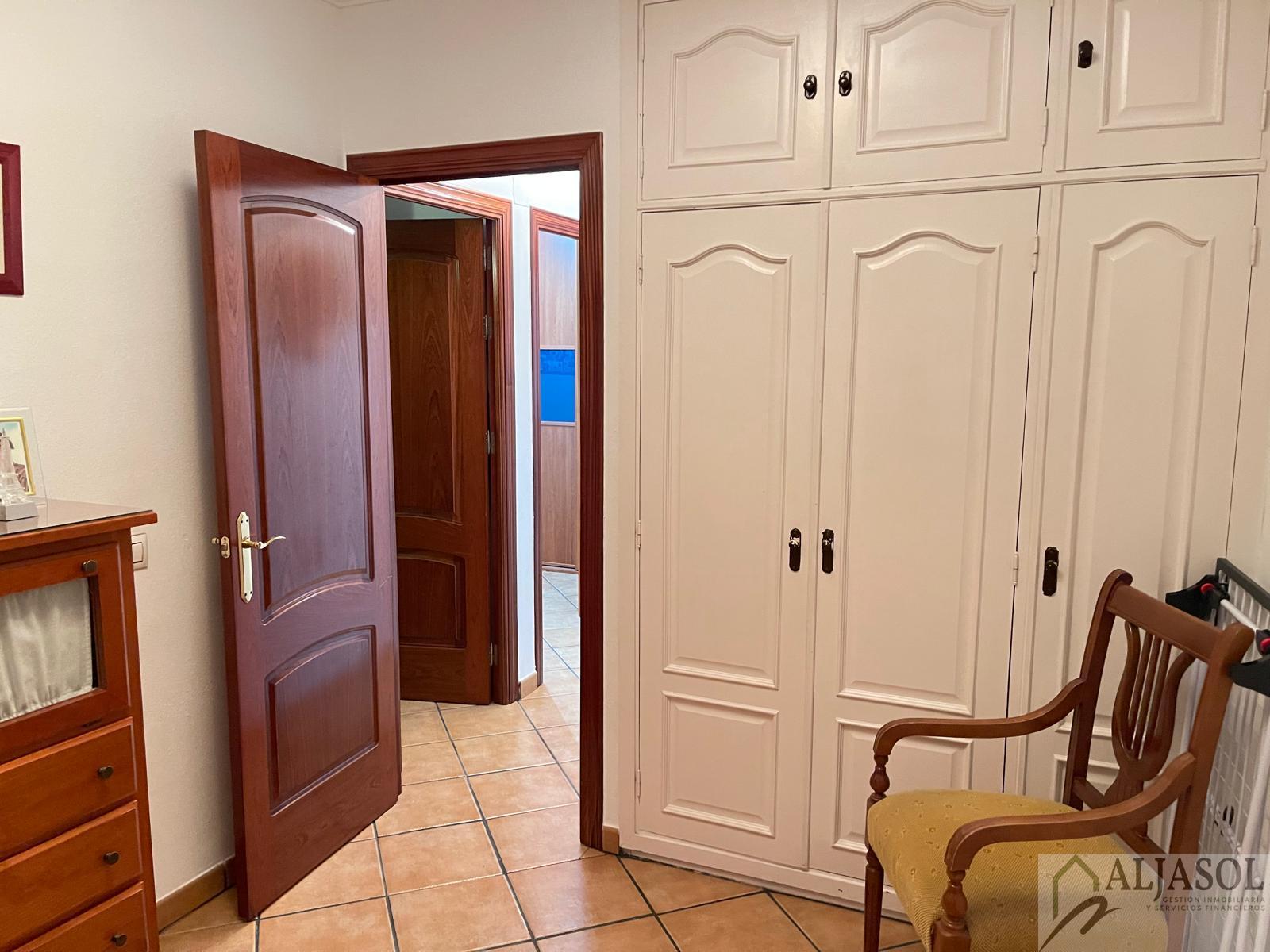 For sale of flat in Camas