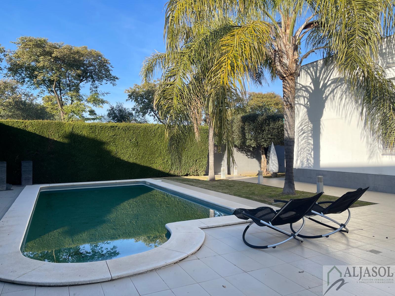 For sale of chalet in Espartinas