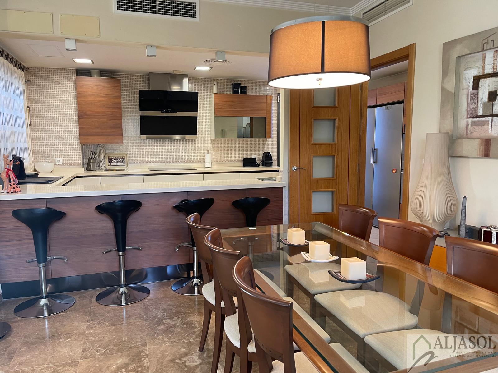 For sale of chalet in Espartinas