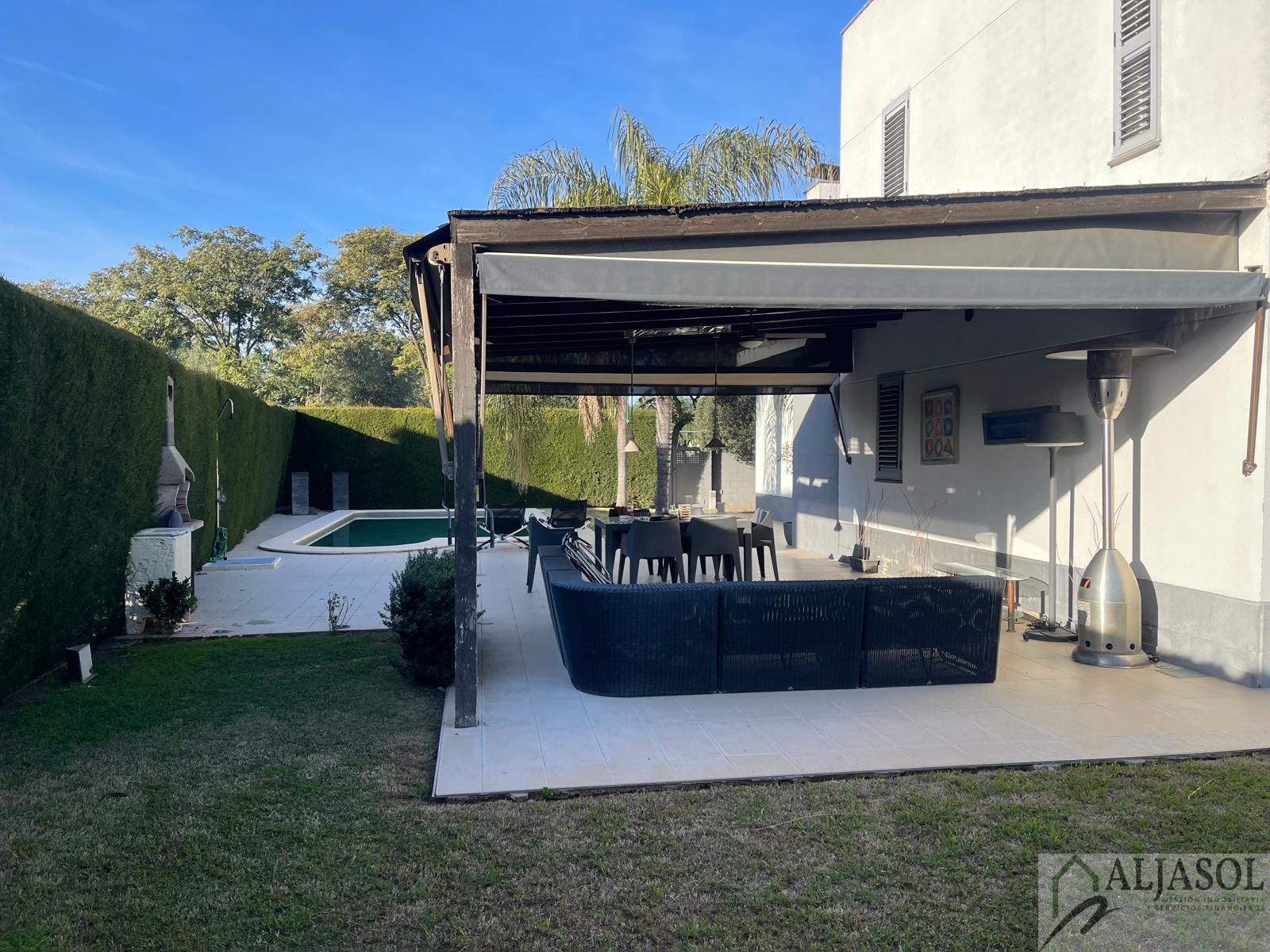 For sale of chalet in Espartinas