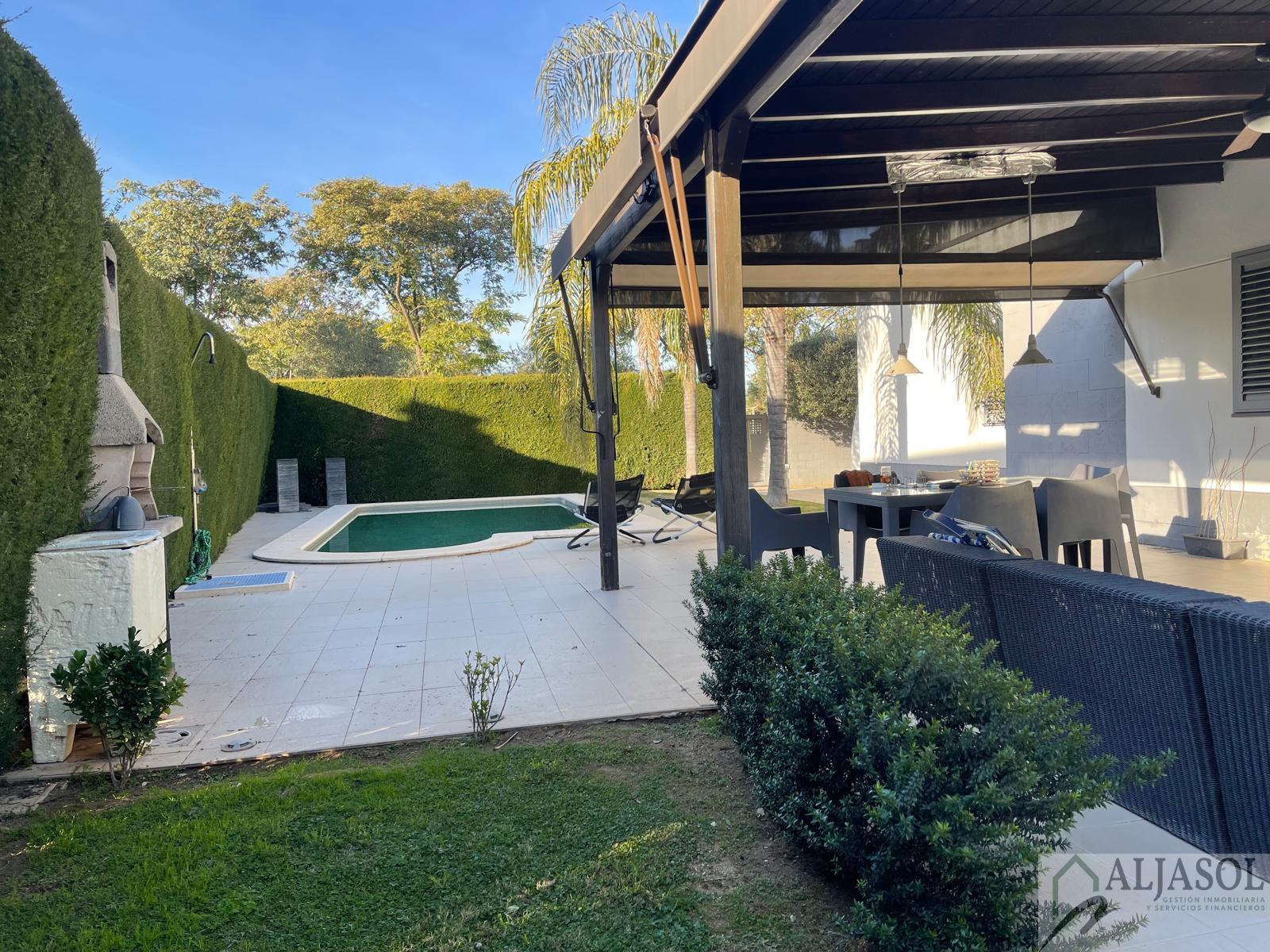 For sale of chalet in Espartinas