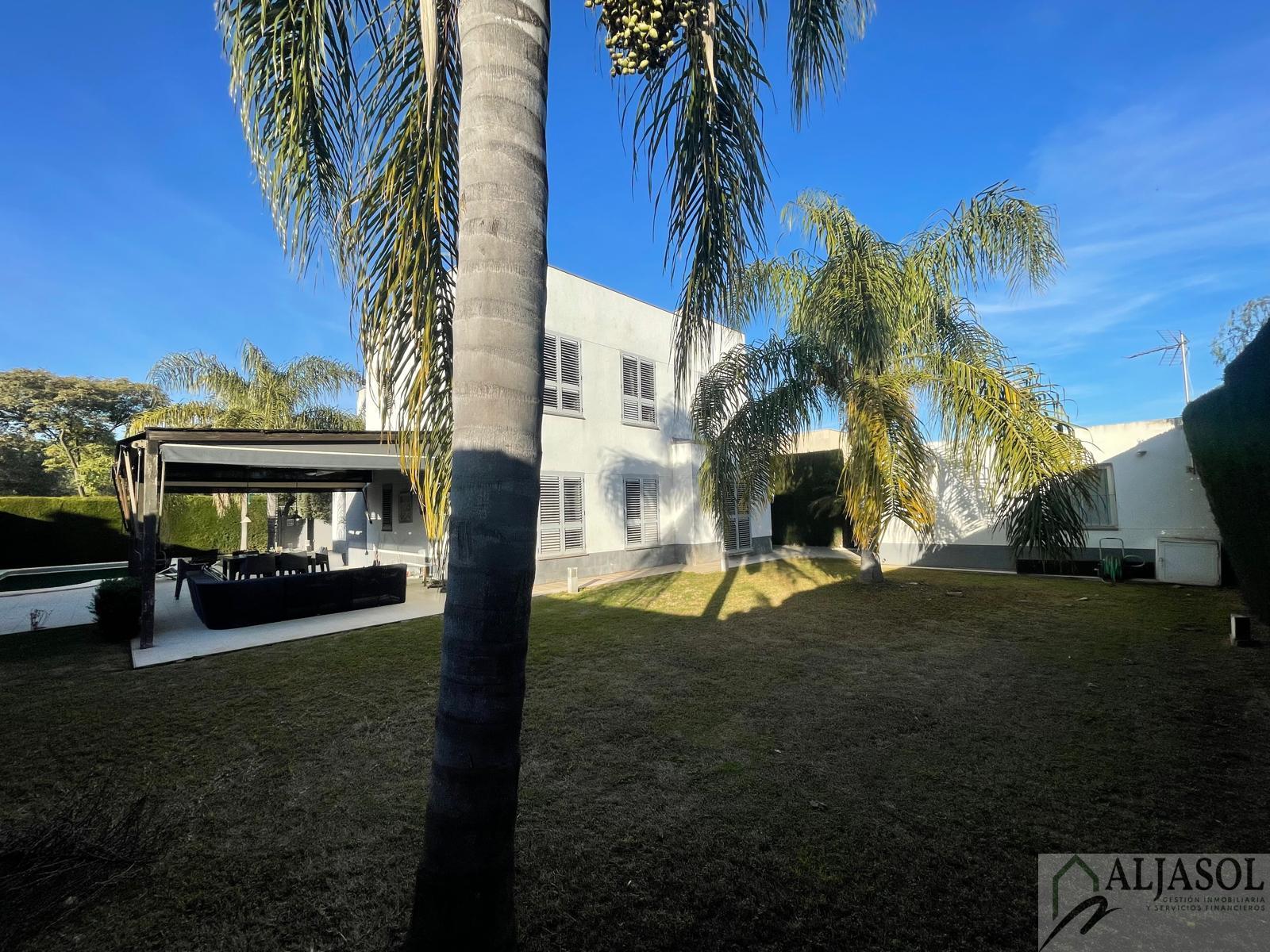 For sale of chalet in Espartinas