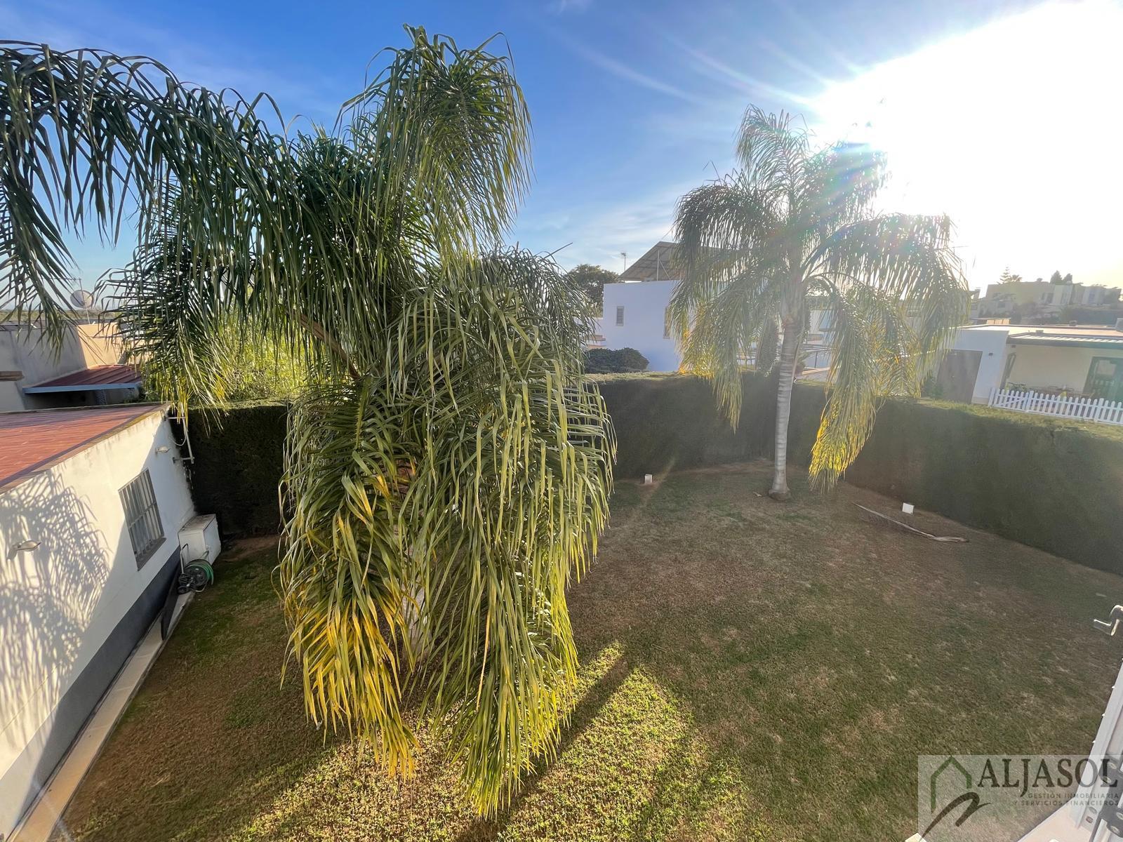 For sale of chalet in Espartinas